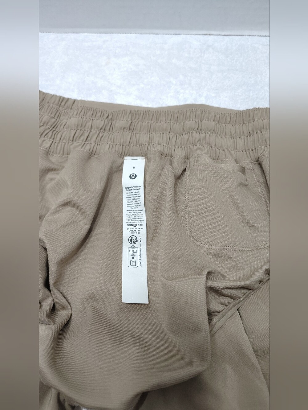 Lululemon Hooty Hot High Rise, Women # 8 Perfect Condition Tan Color - Picture 7 of 9